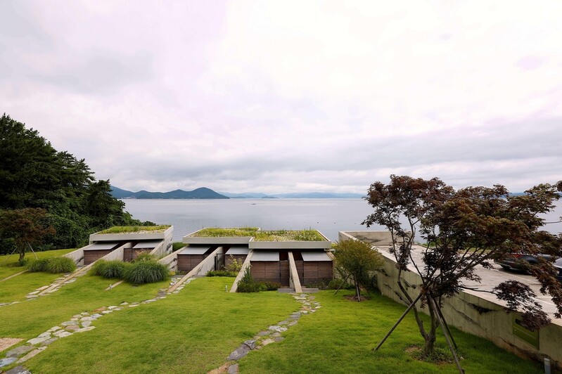 수평면 아름다움 '거제도 지평집' 경남 건축상 대상 선정