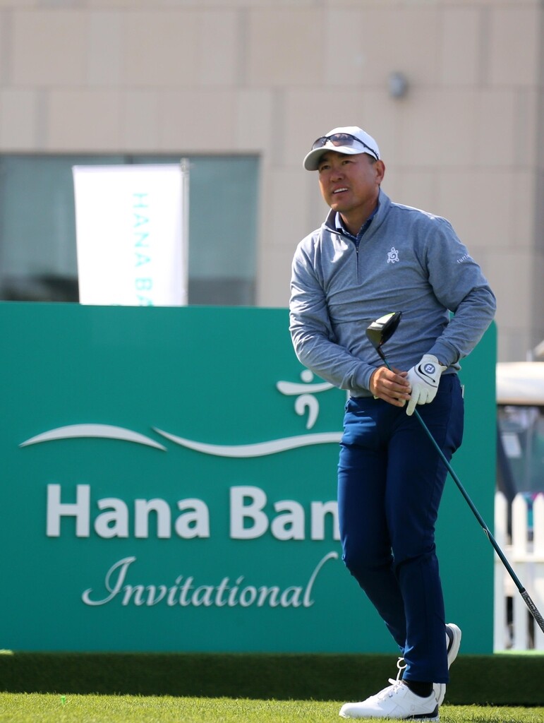 [권훈의 골프 확대경] 위창수가 운동화 신고 퍼트 연습하는 이유는?