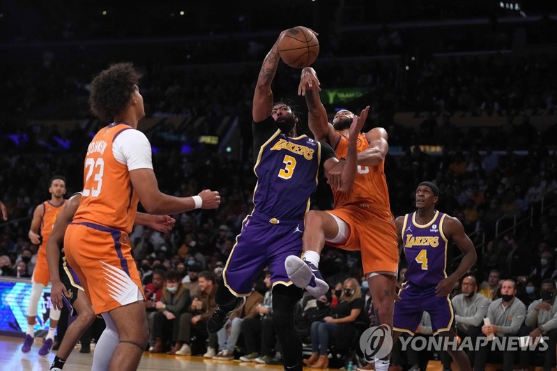 '우승 후보' LA 레이커스, 동료끼리 언쟁 속 NBA 개막 2연패(종합)