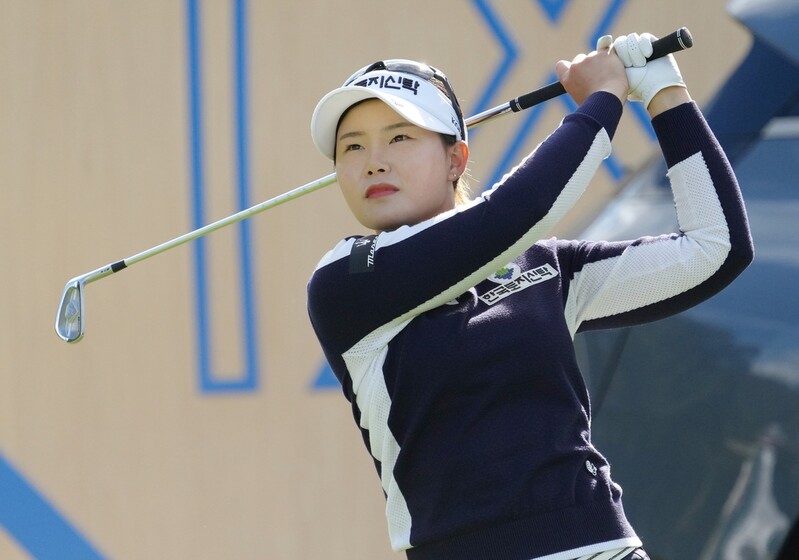 S. Korean Lim Hee-jeong takes 54-hole lead at home LPGA tournament
