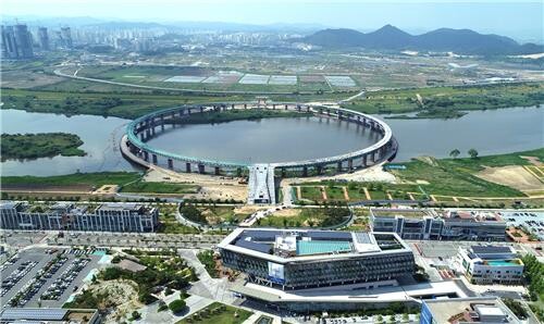 세종시 랜드마크 '금강보행교' 내년 3월 개통
