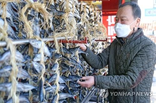 [알쏭달쏭 바다세상Ⅲ](38) 고소한 감칠맛 겨울 진미 포항 과메기