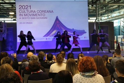 [르포] '어른 아이 할 것없이'…K팝에 매료된 이탈리아인들