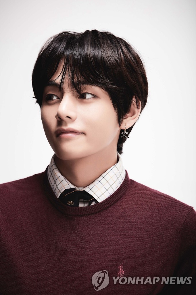 방탄소년단 뷔, 근육통 호소…오늘 콘서트때 안무 안한다