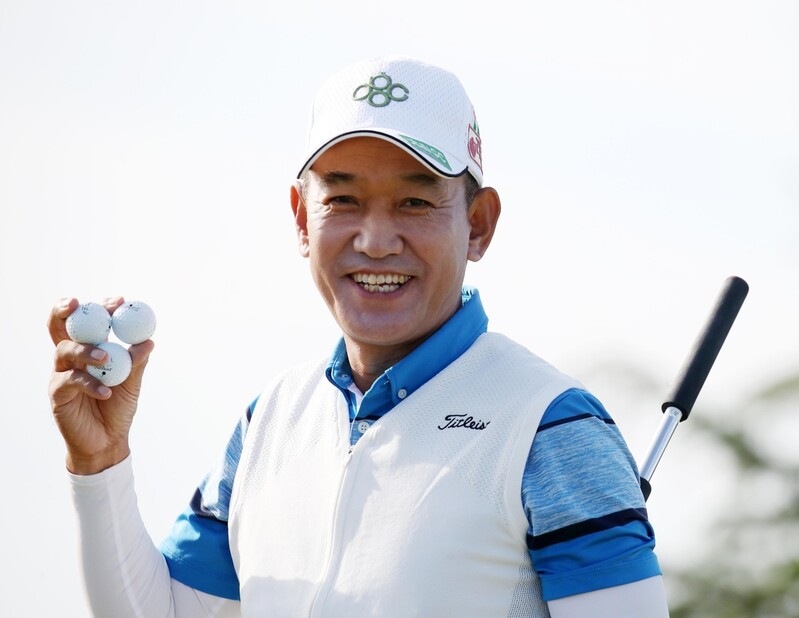 [권훈의 골프산책] 시니어 최강 60세 김종덕 "난 영원한 투어 선수"