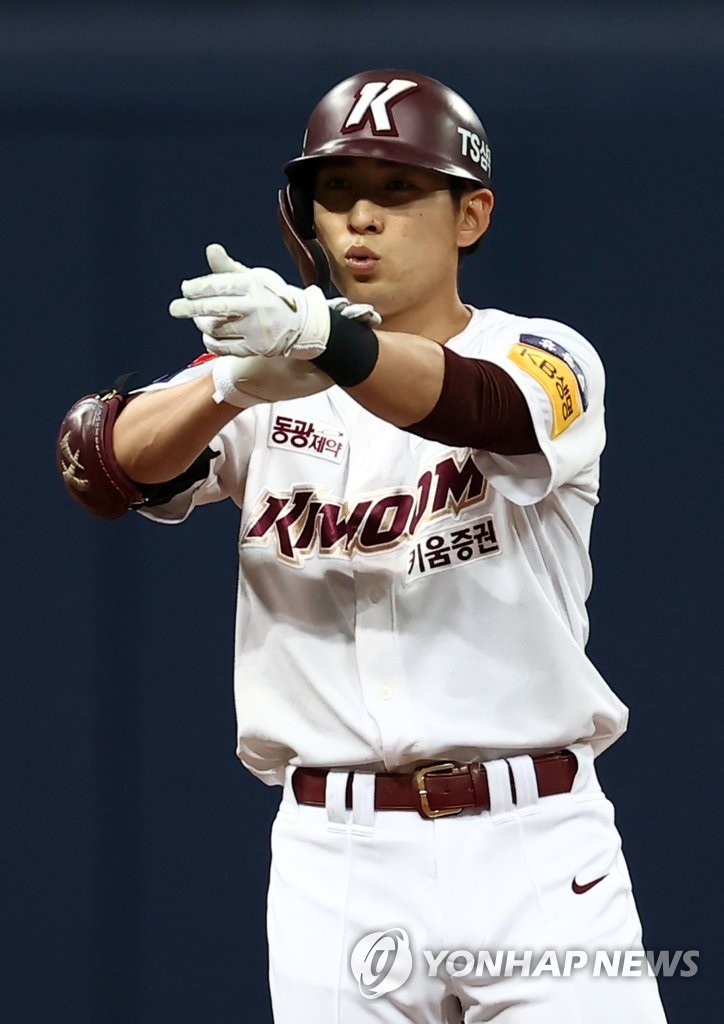 키움 이정후, 데뷔 첫 사이클링히트…4안타 6타점 대폭발