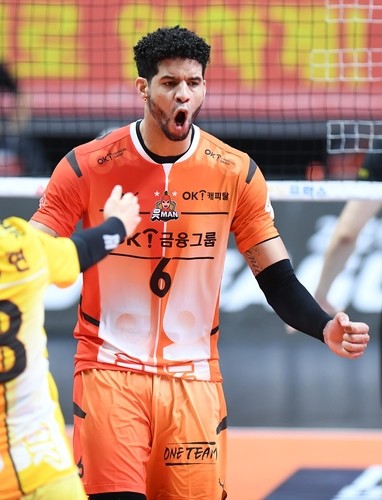 레오 31점-케이타 38점 '불꽃 승부'…레오와 OK가 먼저 웃었다(종합)