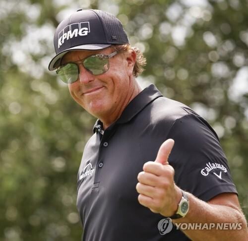 [권훈의 골프확대경] '비거리가 최우선' 미컬슨의 굴욕인가