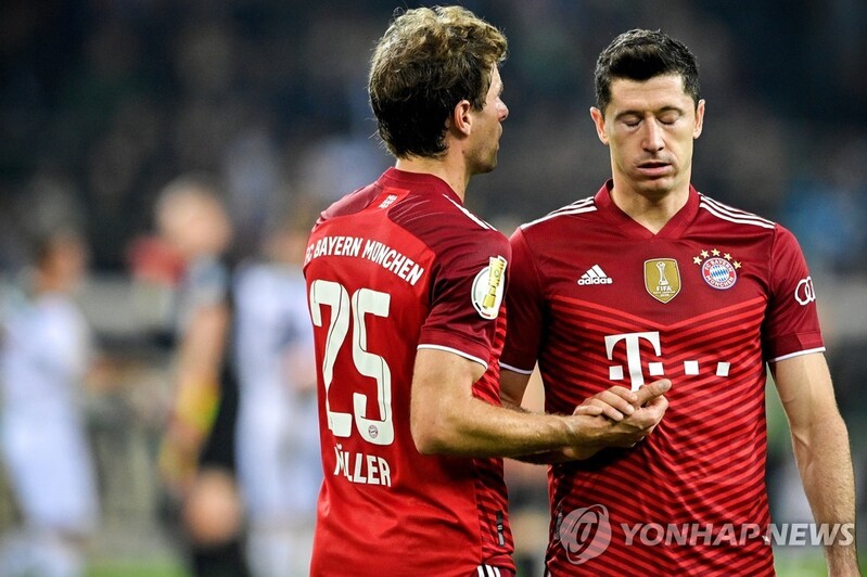 뮌헨 0-5 참패·바르사 19년 만의 패배…빅클럽 수난의 날