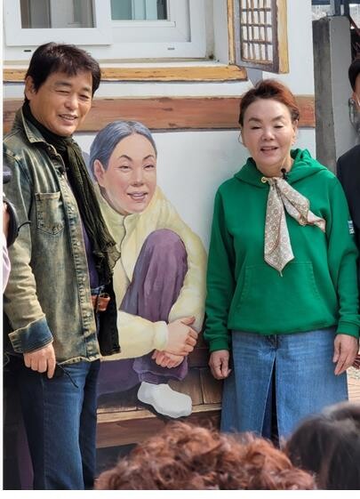 '일용 엄니' 김수미-'일용이' 박은수 19년 만에 재회