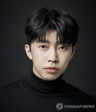 KBS to prepare special year-end solo concert for trot singer Lim Young-woong