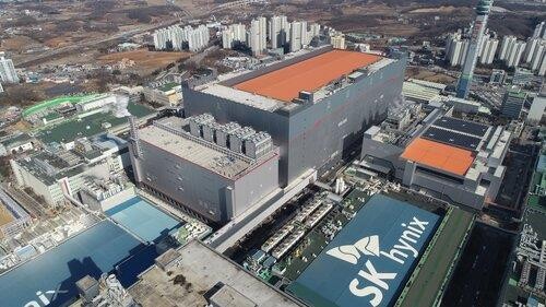 SK hynix to buy local foundry firm for 576 bln won