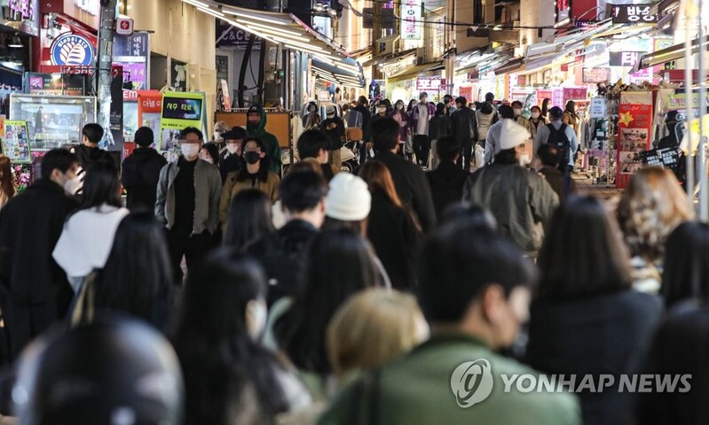 (2nd LD) Gathering limit to rise to 10 people for Seoul under 'living with COVID-19' scheme