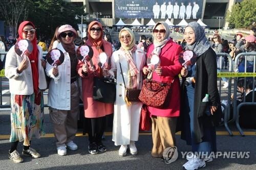 K팝 해외시장 폭풍 성장…음악방송 1위도 외국팬이 좌우