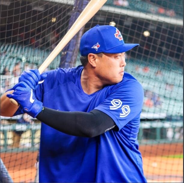 MLB 투수의 타격, 역사 속으로 사라지나…지명타자제 도입 검토