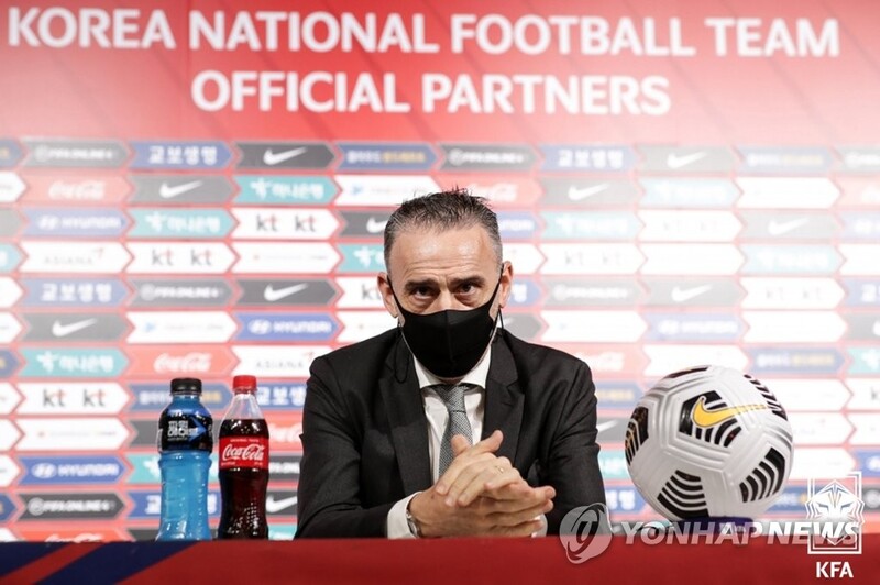 Nat'l football coach chooses fit over goal totals in surprise roster decision