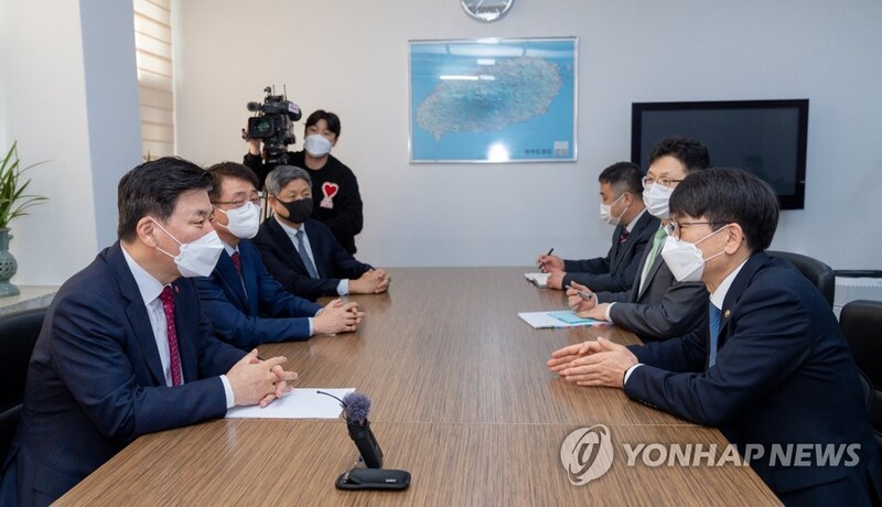 국방부 소유 제주 '알뜨르비행장'에 평화대공원 추진 기대감
