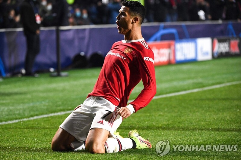 "맨유의 마이클 조던"…팀 구한 호날두에 솔샤르 감독 '엄지척'