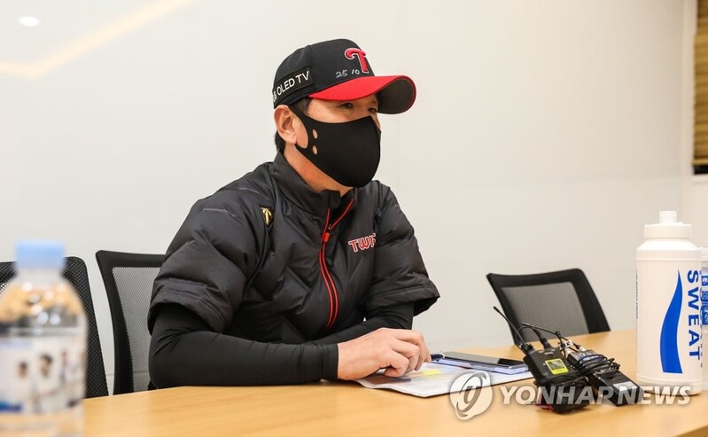 (LEAD) KBO club manager confident things will be different vs. rivals in postseason