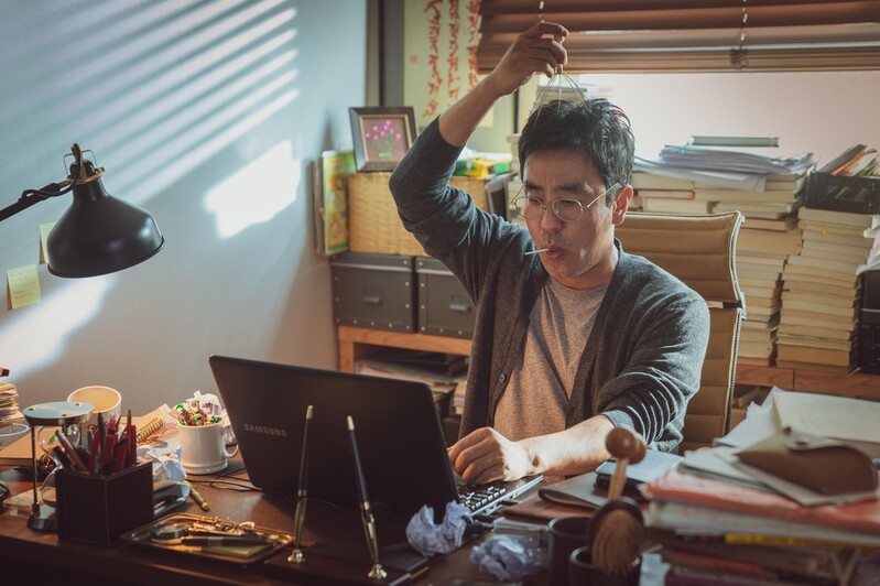 웃기고 짠하고 쓸쓸한 위로…영화 '장르만 로맨스'