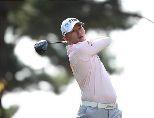 이성호, KPGA 코리안투어 시즌 최종전 2R 선두…김주형 2위