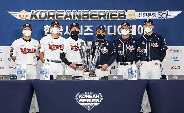 (LEAD) KT Wiz manager boldly predicts Korean Series sweep over Doosan Bears