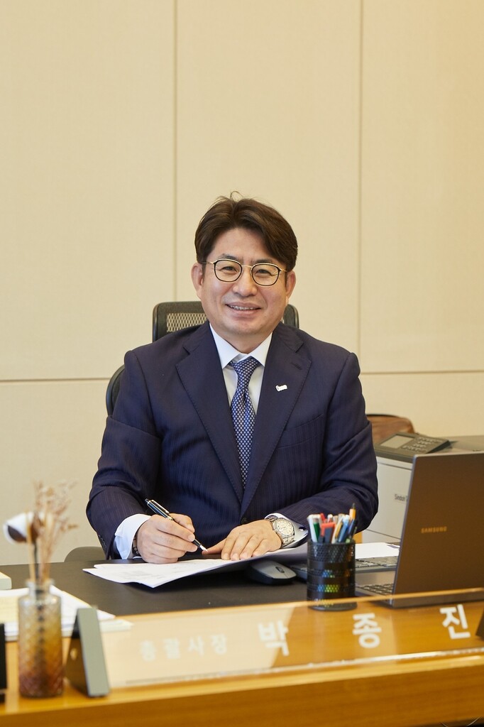 박종진 IHQ 총괄사장 "콘텐츠에 200억원 투자…세계진출 목표"