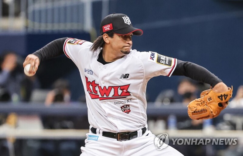 (LEAD) Venezuelan ace burnishes big-game reputation with Korean Series win