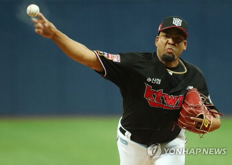 Battle of Cuban starters in pivotal Game 3 of Korean Series