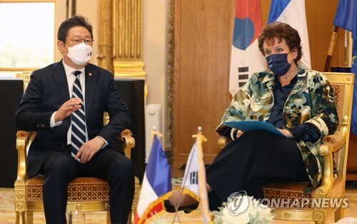 French culture minister says to consider lending 'Jikji' to S. Korea