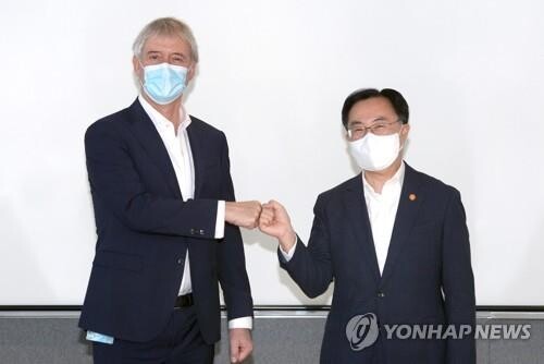 S. Korea, ASML vow to boost cooperation in semiconductor sector