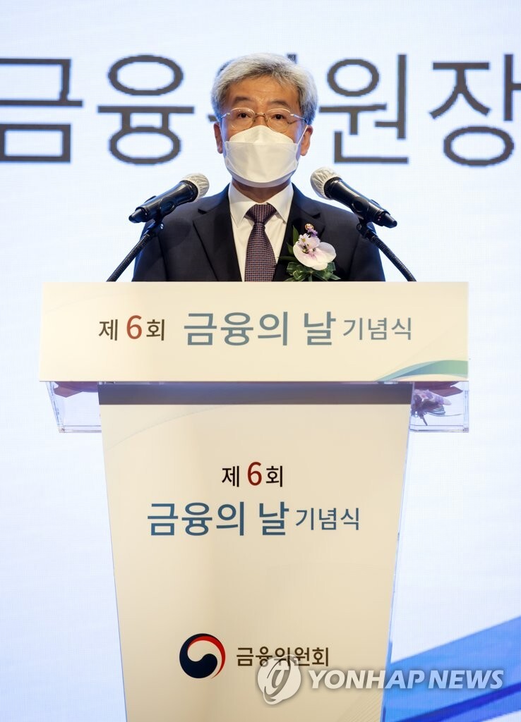 FSC chief voices concerns over global debt, calls for cooperation to stem crisis