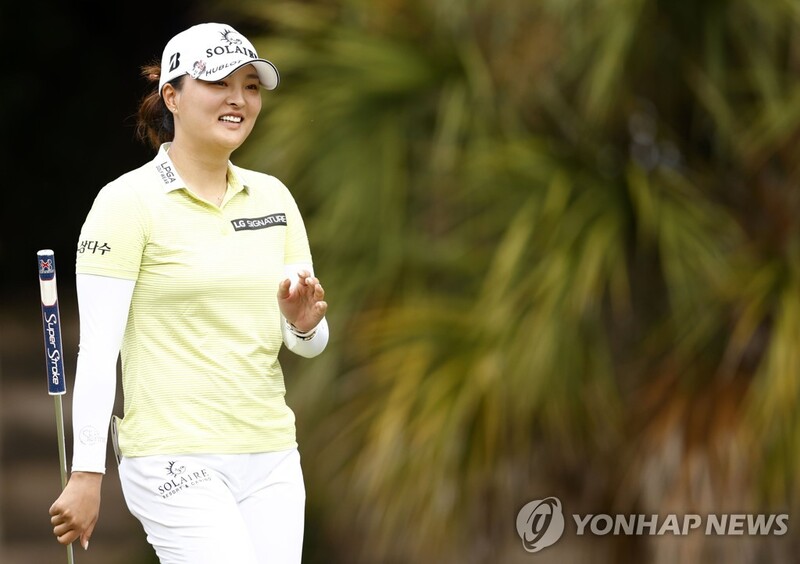 손목 통증 속 선두 고진영 "시즌 최종 라운드, 더 많은 버디를"