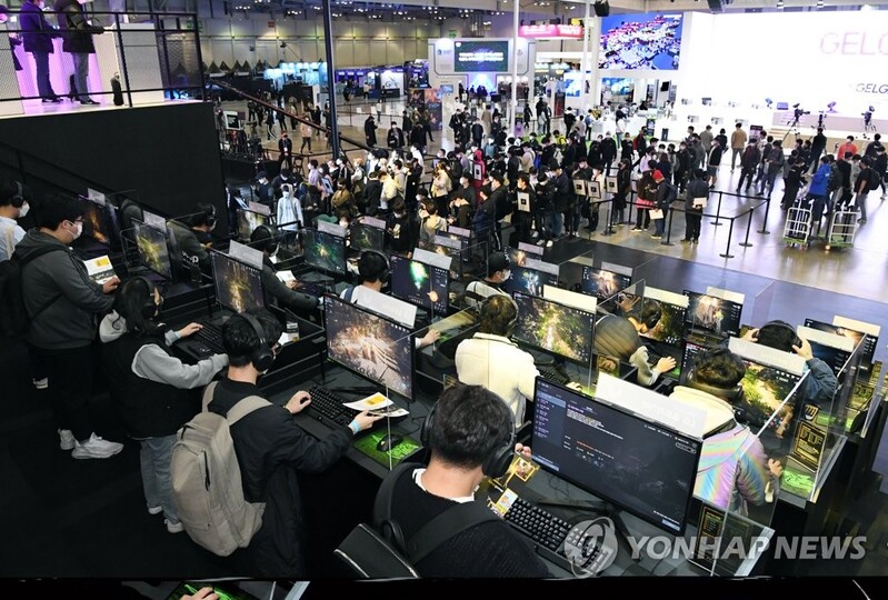 '지스타 2021' 폐막…온·오프라인 99만명 방문