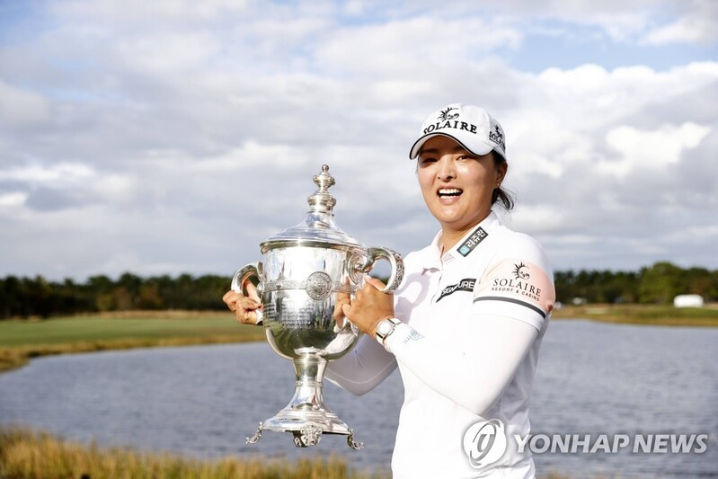 (LEAD) Ko Jin-young captures top LPGA player honor, money title with victory in season finale