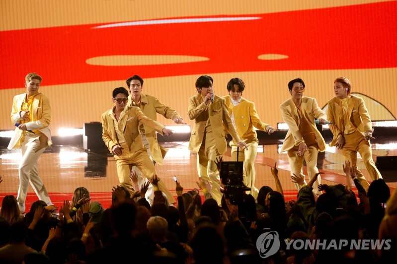 김총리, BTS 'AMA 3관왕'에 "내년 그래미 시상식도 오늘처럼"