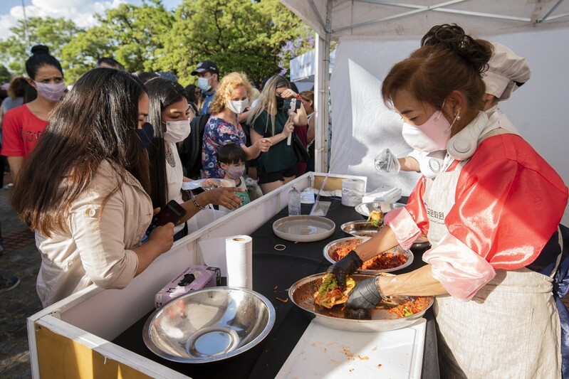 지구 반대편 아르헨티나서도 '김치의 날' 행사…500㎏ 김치 나눔
