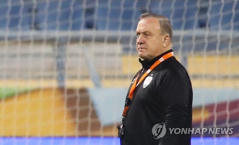 아드보카트 이라크 축구대표팀 감독, 4개월 만에 사임