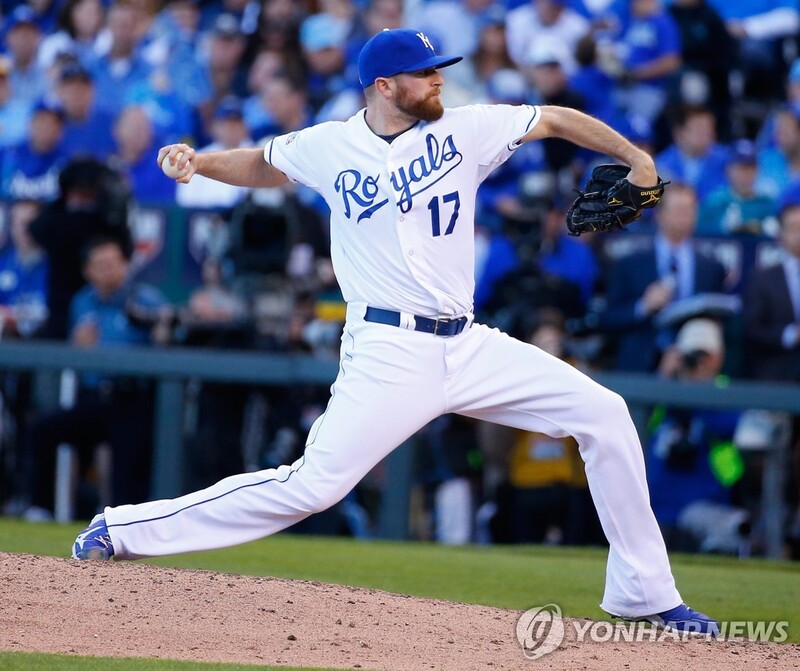 '2015년 WS 우승 확정하는 공 던진' 데이비스, 현역 은퇴 선언