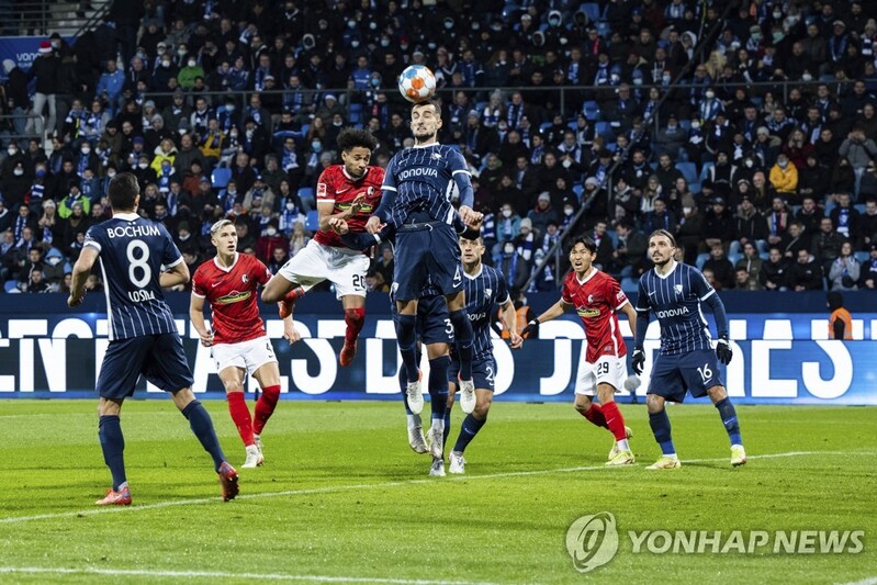 '정우영 65분' 프라이부르크, 보훔에 1-2 역전패…3연패 수렁