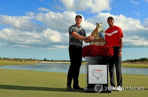 타이거 우즈, 1년 만에 공식 대회장 나타날까