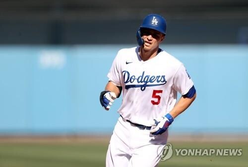 MLB 텍사스, 특급 유격수 시거와 10년간 3천870억원에 FA 계약