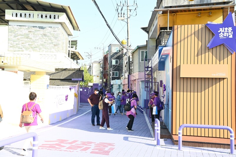 김천 관광특화거리 관광객 몰려…'김호중 소리길' 인기