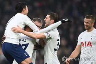 (LEAD) “Son Heung-Min is among six Tottenham stars hit by the Covid outbreak,” reports U.K media