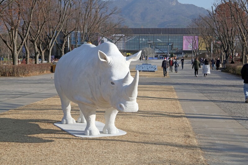 [게시판] 서울대공원 야외 전시회 '동물원 속 미술관'