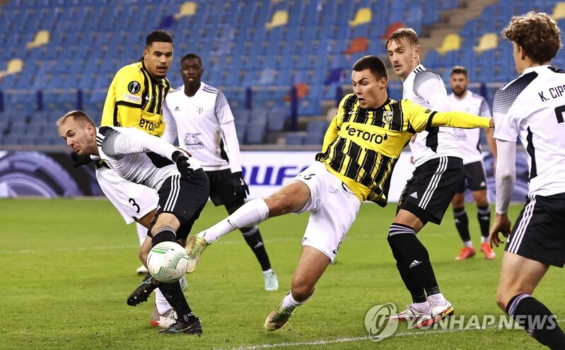 토트넘, 연기된 렌전 이겨야 UECL 16강 PO 진출