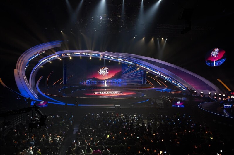 BTS, MAMA '올해의 앨범'·'올해의 월드와이드 아이콘' 수상