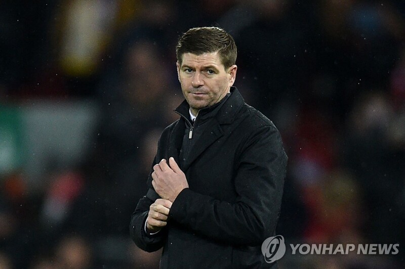 리버풀, '영원한 캡틴' 제라드가 지휘하는 애스턴 빌라 격파