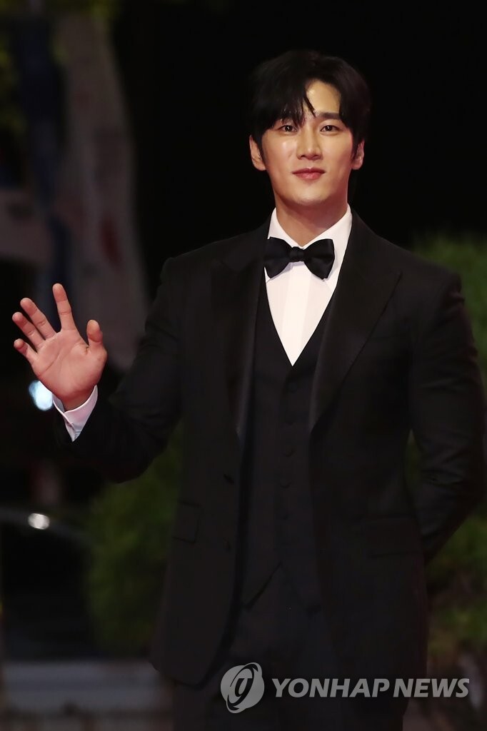 김선호 하차한 '2시의 데이트'에 안보현 합류…4월 크랭크인