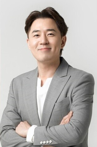 MC Boom donates 100 mil won to MIRAL Welfare Foundation